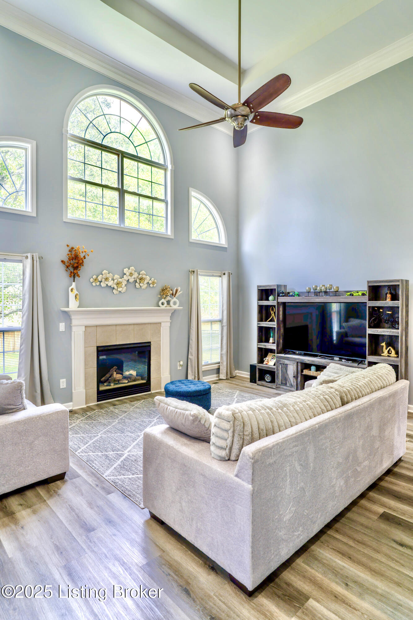 1219 Williams Ridge Road Louisville, KY 40243 - Photo 12 of 54 Living2