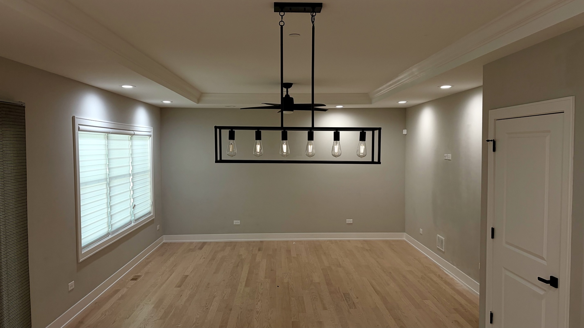 411 West Pierce Road Itasca, IL 60143 - Photo 4 of 14