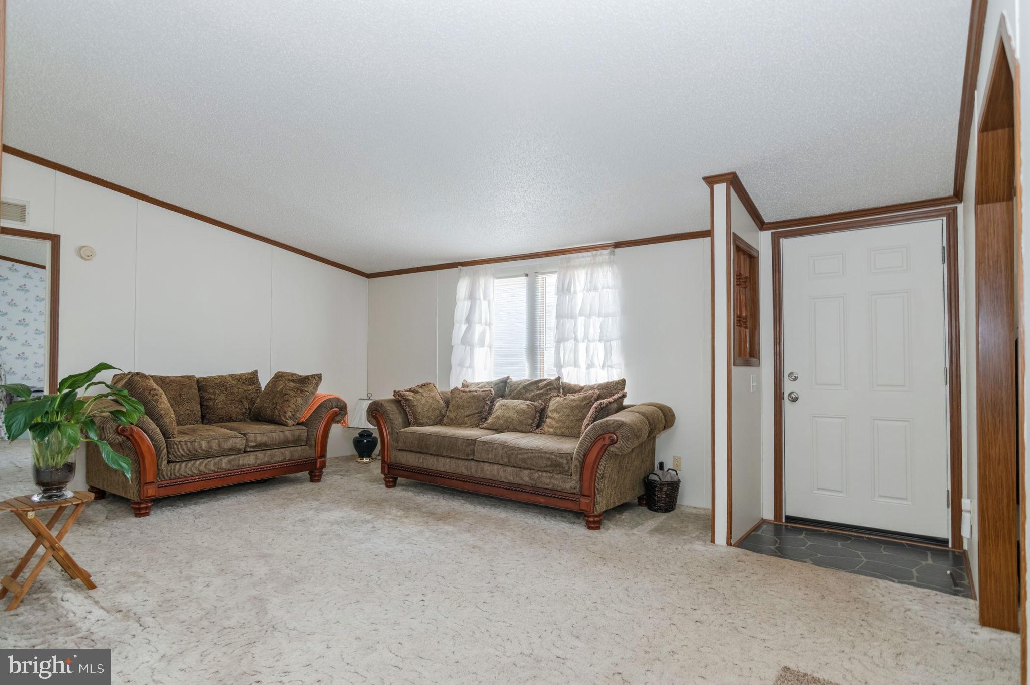 19341 Lahore Road Orange, VA 22960 - Photo 12 of 39 a living room with furniture and a window