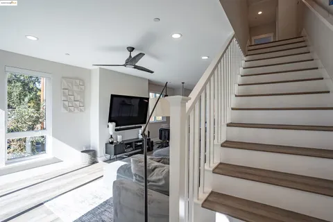 a view of entryway and workspace