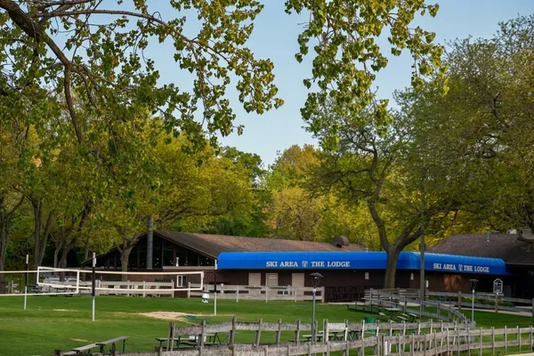 $243,100 | 5950 Oakwood Drive, Unit 4A, Lisle, IL 60532