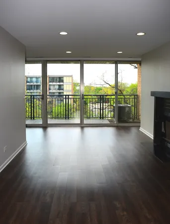 $243,100 | 5950 Oakwood Drive, Unit 4A, Lisle, IL 60532
