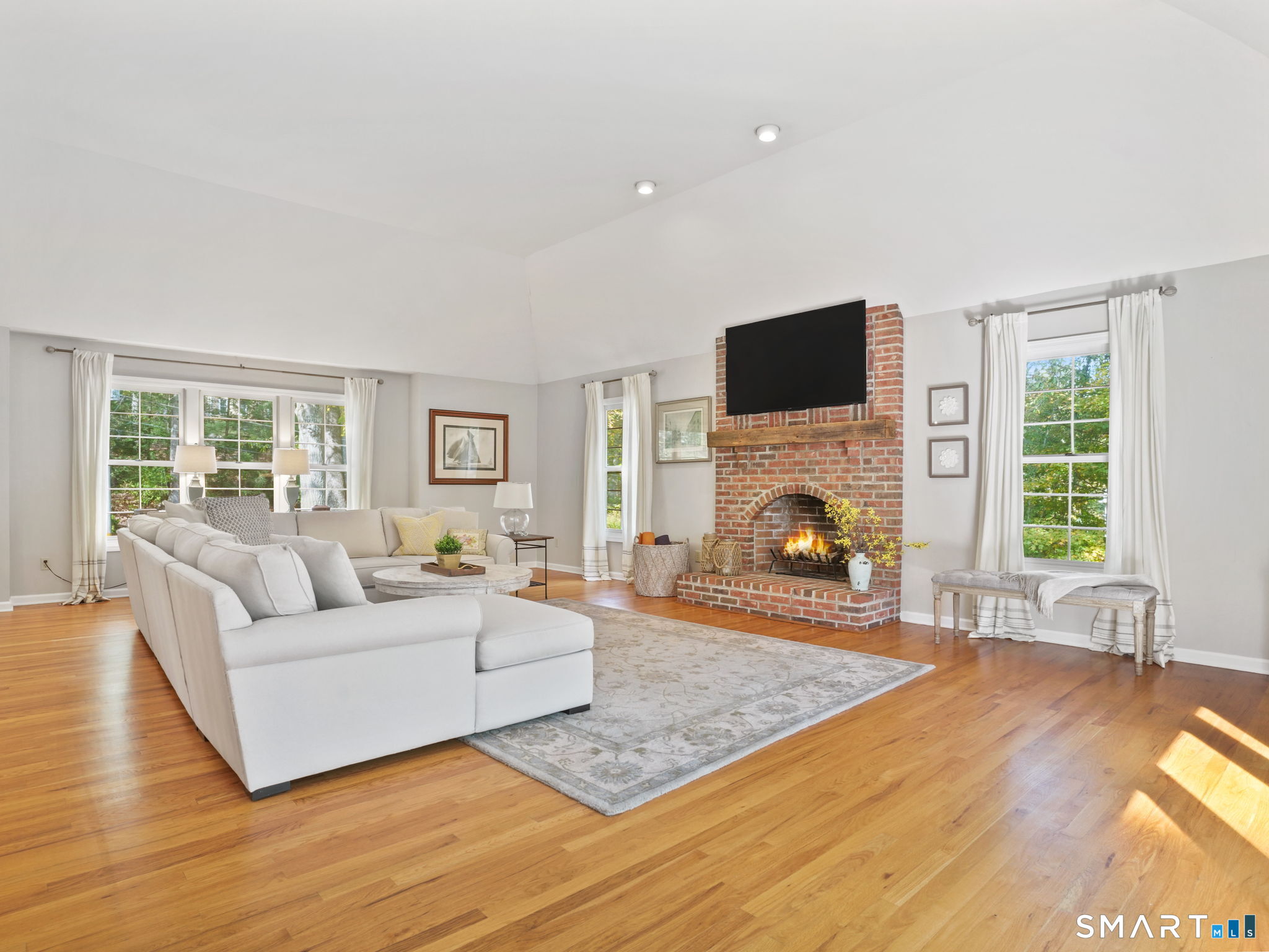 96 Coventry Lane Trumbull, CT 06611 - Photo 14 of 34