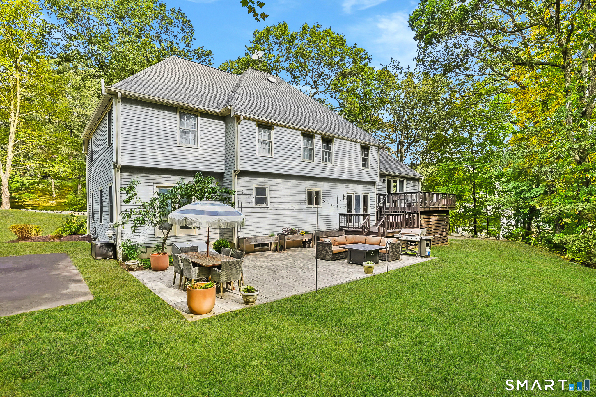 96 Coventry Lane Trumbull, CT 06611 - Photo 3 of 34