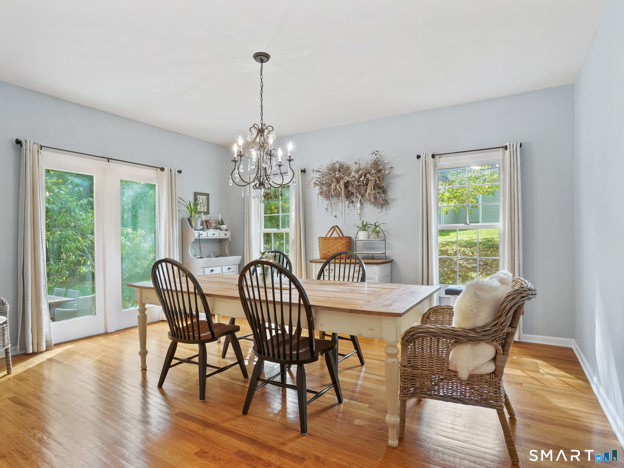96 Coventry Lane Trumbull, CT 06611 - Photo 9 of 34