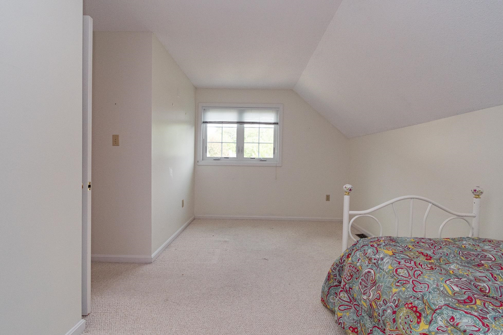 152 Straw Hill Road Manchester, NH 03104 - Photo 26 of 40