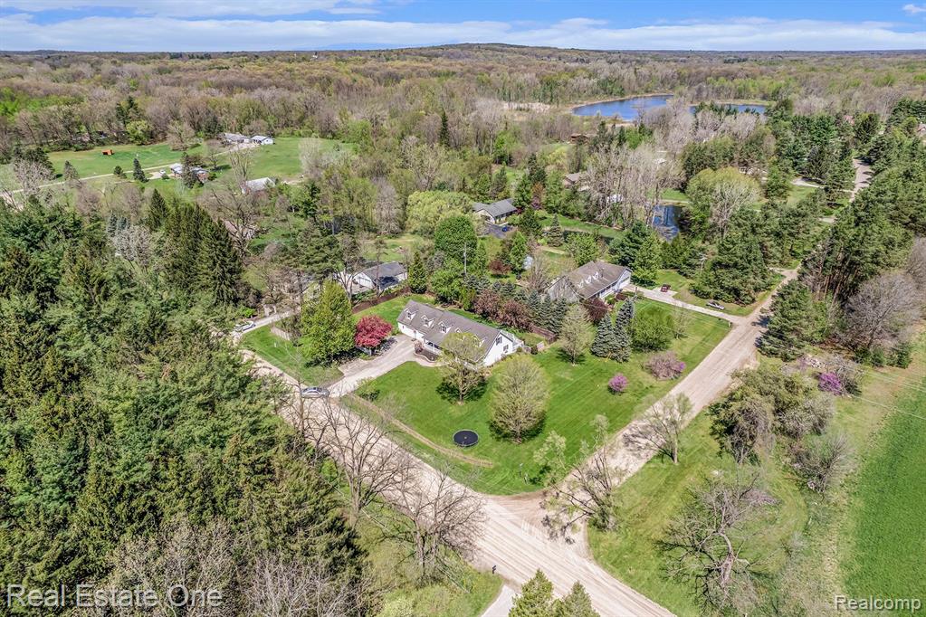 1526 Sexton Road Howell, MI 48843 - Photo 37 of 39