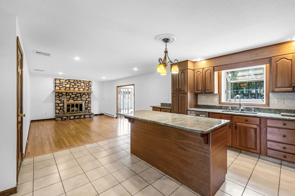 169 Country Road Agawam, MA 01001 - Photo 14 of 41