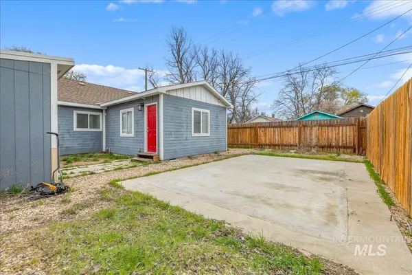 $250,000 | 615 South 4th Avenue, Caldwell, ID 83605