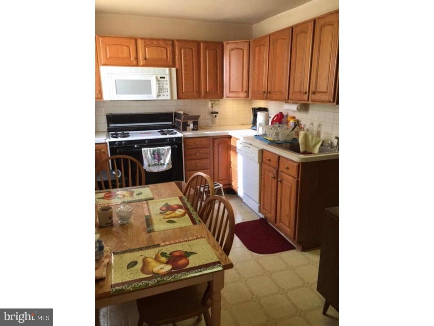 156 Westdale Road Upper Darby, PA 19082 - Photo 7 of 15 Kitchen