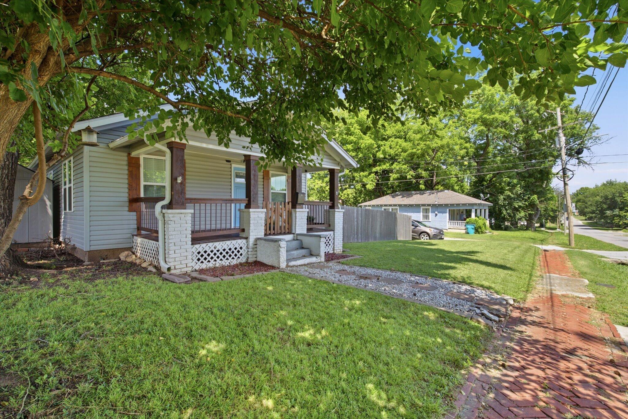311 East Dale Street Springfield, MO 65803 - Photo 2 of 21 03-IMG_0204