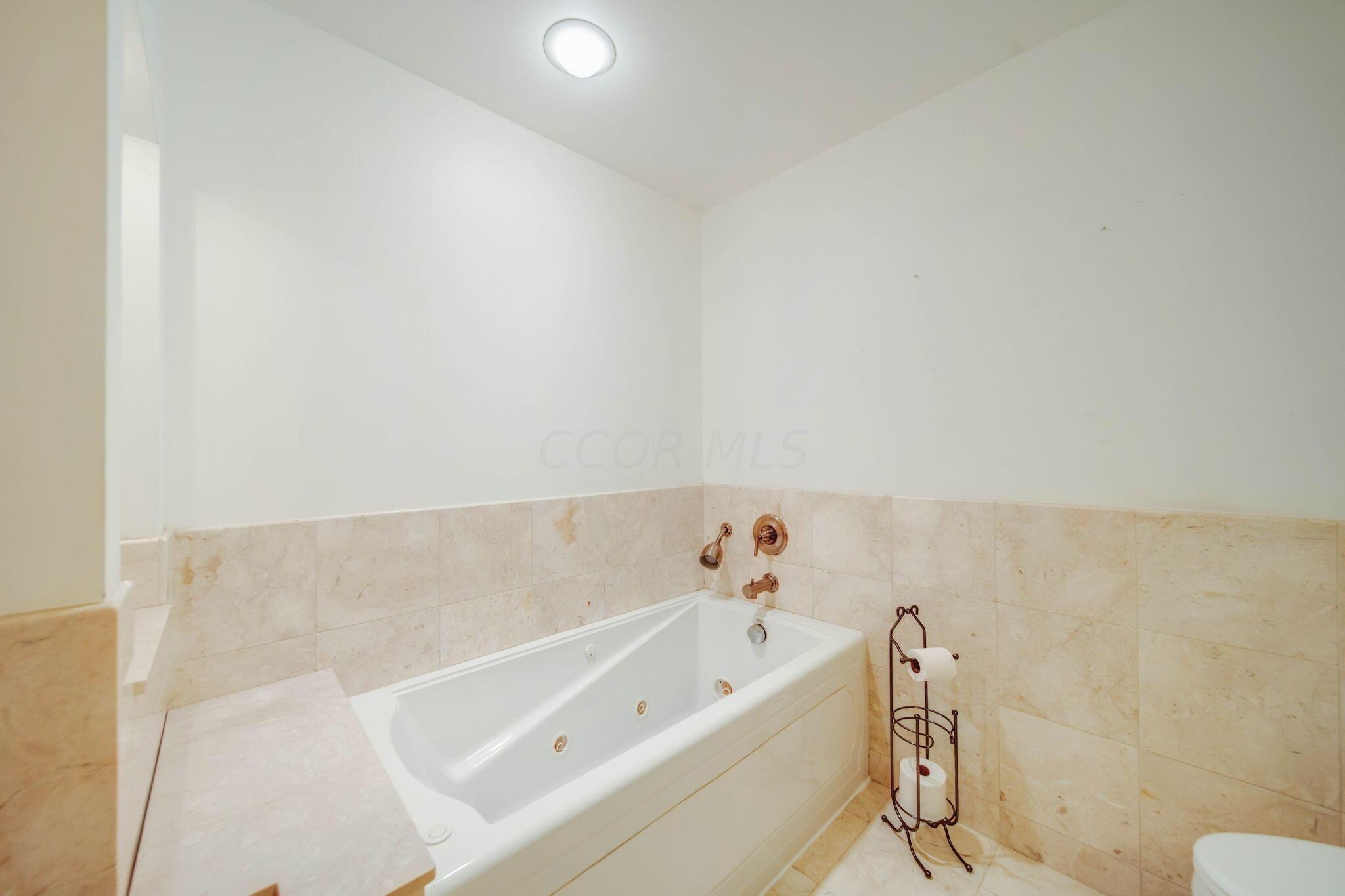 3488 Trenton Road Columbus, OH 43232 - Photo 30 of 64 44-web-or-mls-A7405055_6_7