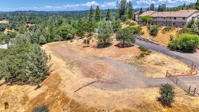 a view of a houses with a yard