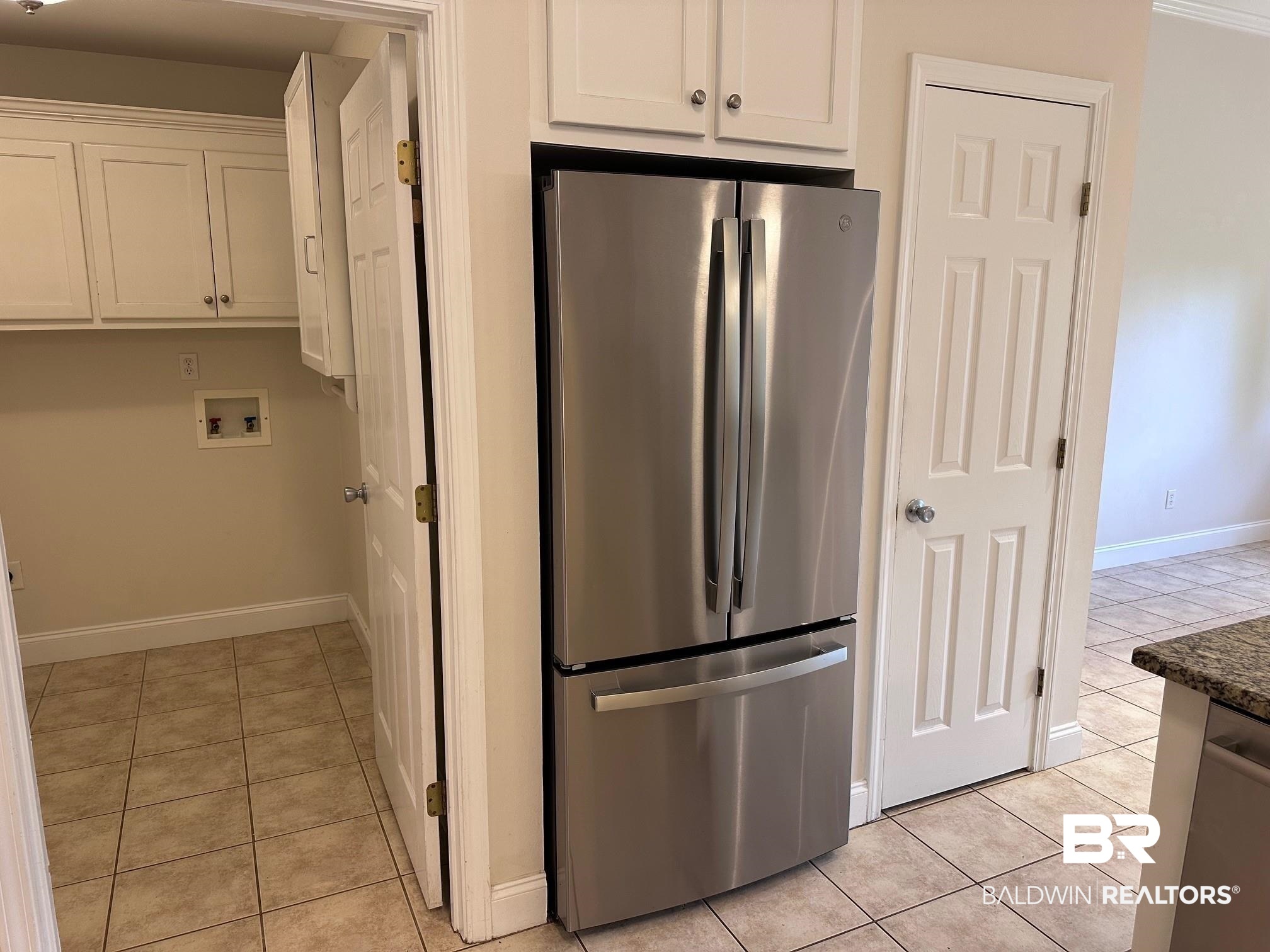 10301 Windmill Road Fairhope, AL 36532 - Photo 9 of 18 Stainless Fridge