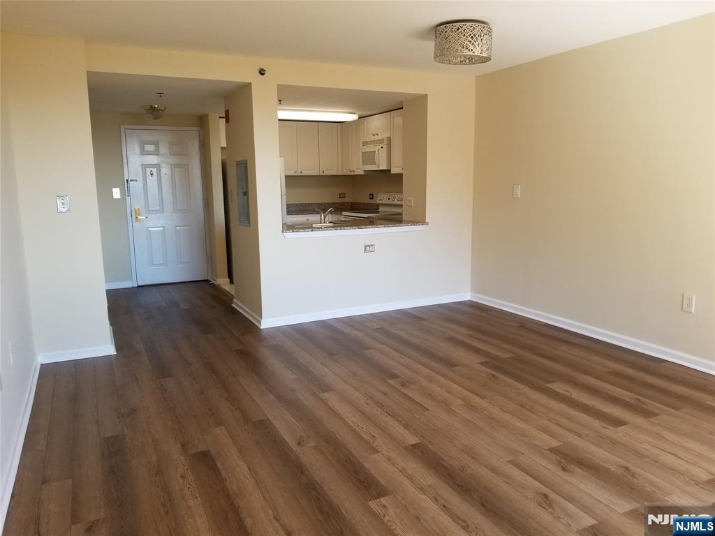 100 Old Palisade Road, Unit 702 Fort Lee, NJ 07024 - Photo 23 of 37