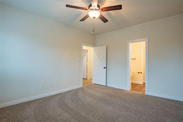 $1,950 | 656 Wheatfield Drive, Venus, TX 76084