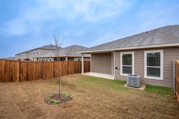 $1,950 | 656 Wheatfield Drive, Venus, TX 76084