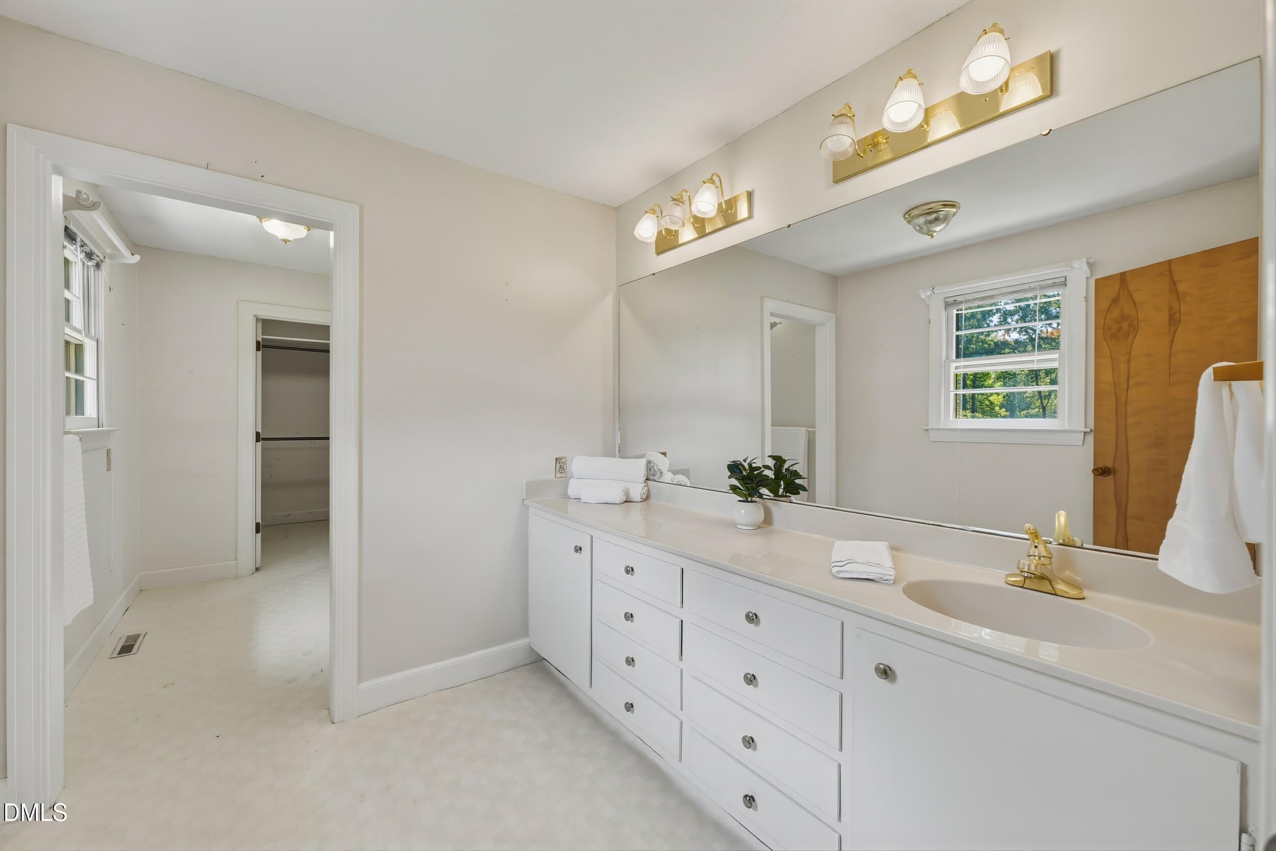 2475 Reges Store Road Nashville, NC 27856 - Photo 22 of 43 Primary Bathroom