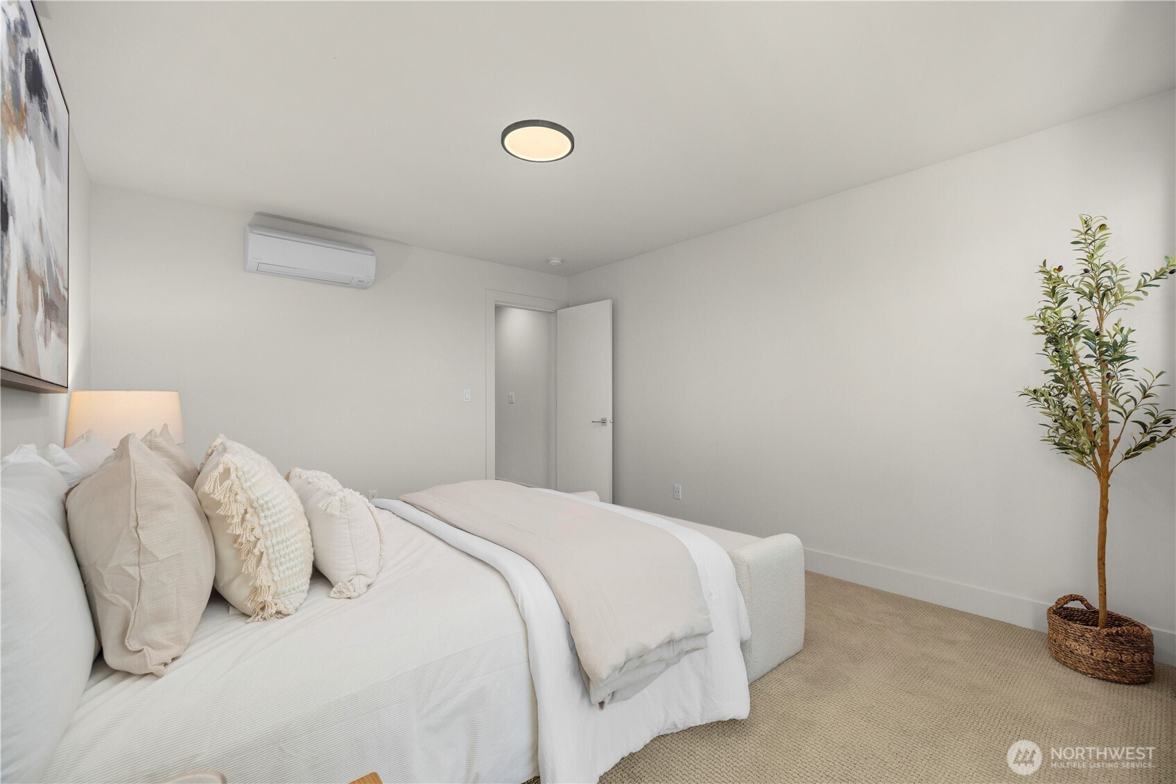 10162 Holman Road Northwest, Unit C Seattle, WA 98133 - Photo 20 of 38 Gallery Image 20