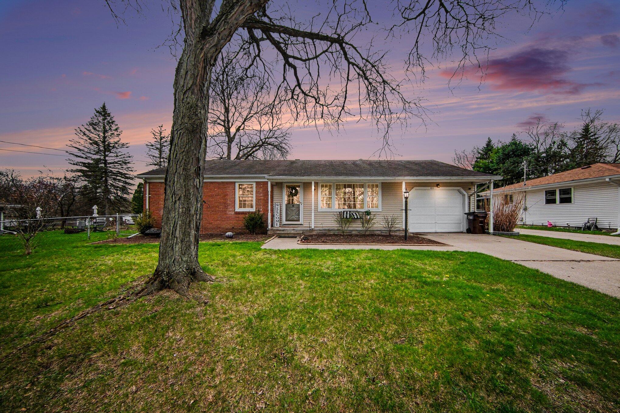 411 Park Road Jackson, MI 49203 - Photo 2 of 37 001_file_2087
