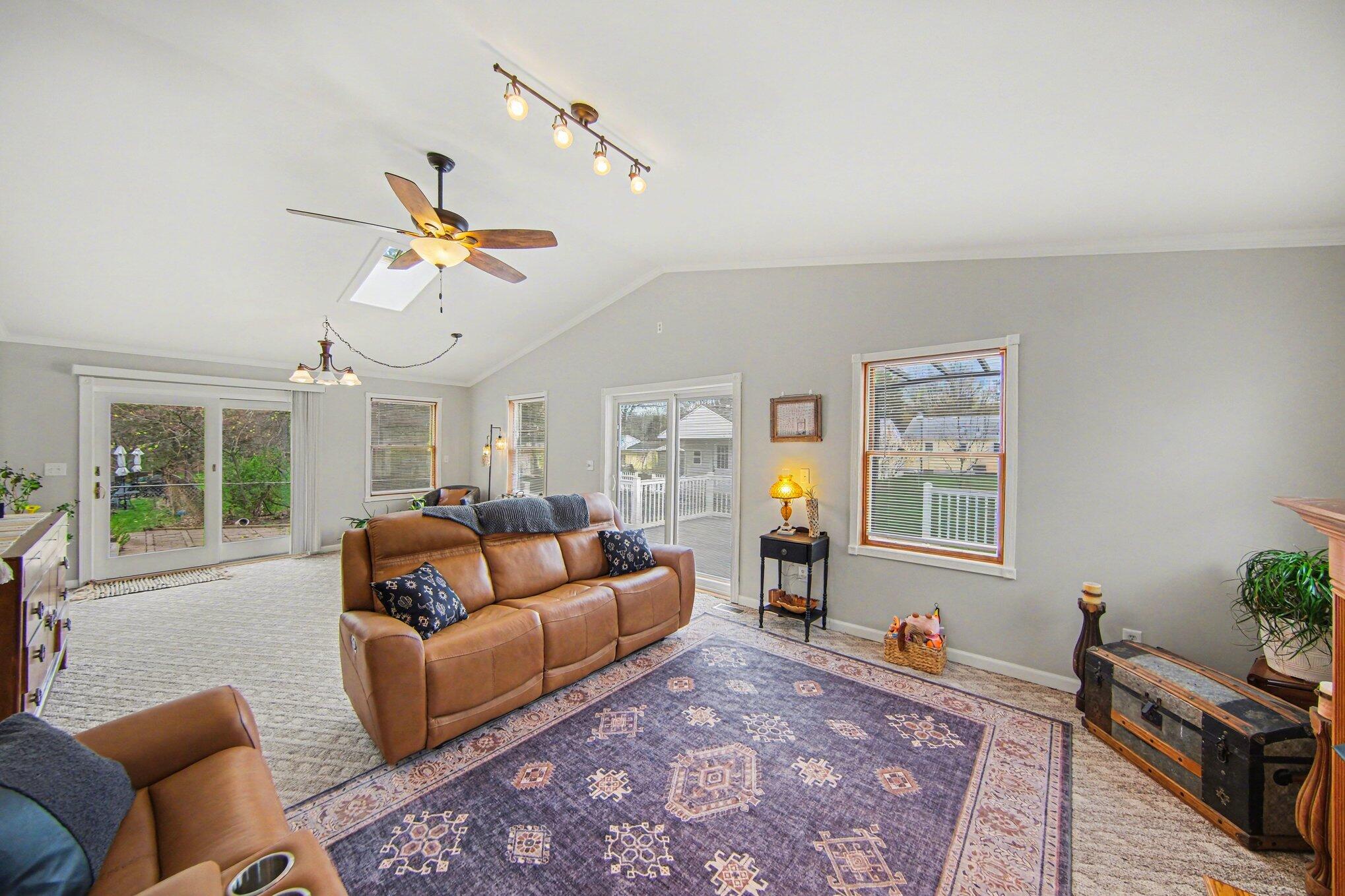 411 Park Road Jackson, MI 49203 - Photo 6 of 37 006_file_9732
