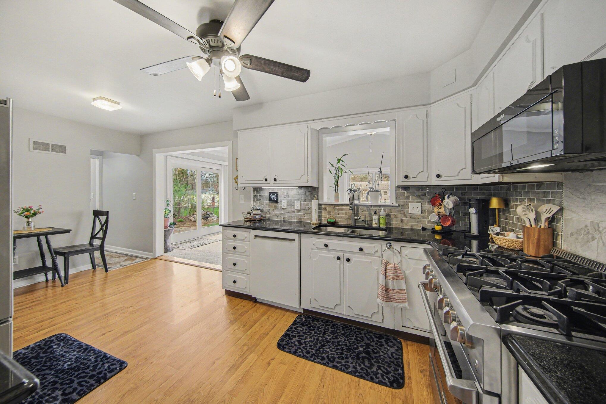 411 Park Road Jackson, MI 49203 - Photo 9 of 37 009_file_7226