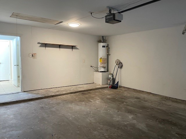 12019 Kings Grove Drive Houston, TX 77044 - Photo 23 of 50 an empty room with windows