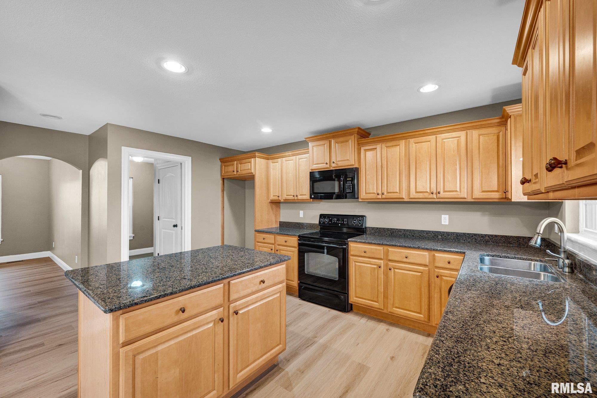 1832 Jadens Way Washington, IL 61571 - Photo 9 of 35