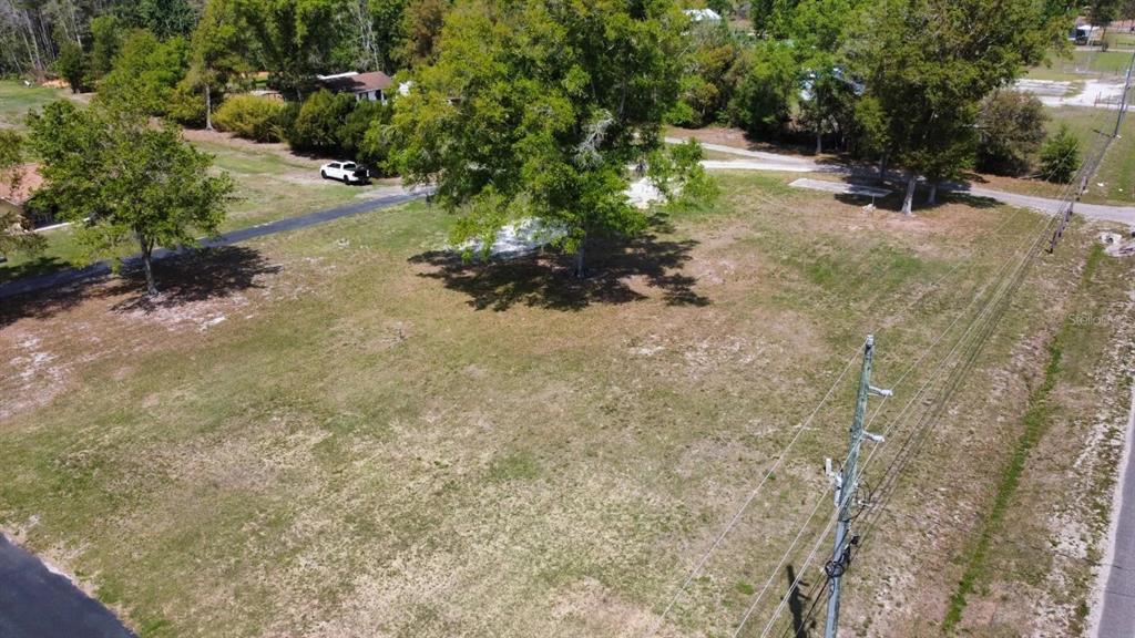 33 State Road Clermont, FL 34714 - Photo 2 of 3 a pathway of a yard