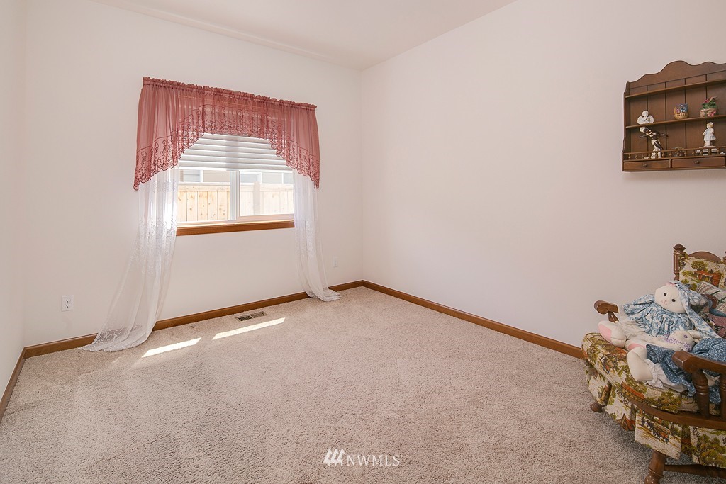15529 42nd Drive Southeast Bothell, WA 98012 - Photo 12 of 18 Gallery Image 12
