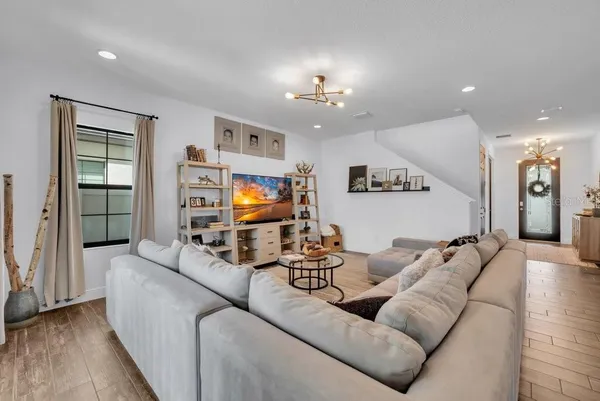 $685,000 | 14613 Red Castle Avenue, Lithia, FL 33547