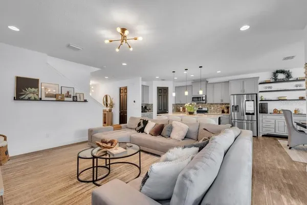 $685,000 | 14613 Red Castle Avenue, Lithia, FL 33547