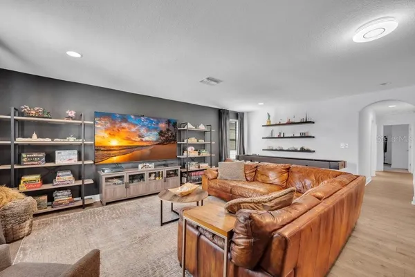 $685,000 | 14613 Red Castle Avenue, Lithia, FL 33547