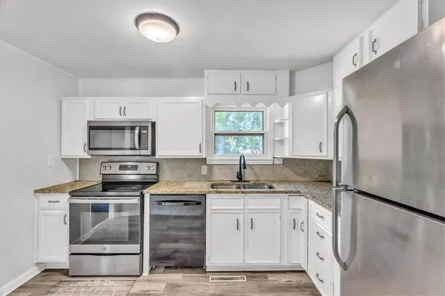 $210,000 | 6000 North Tracy Avenue, Gladstone, MO 64118