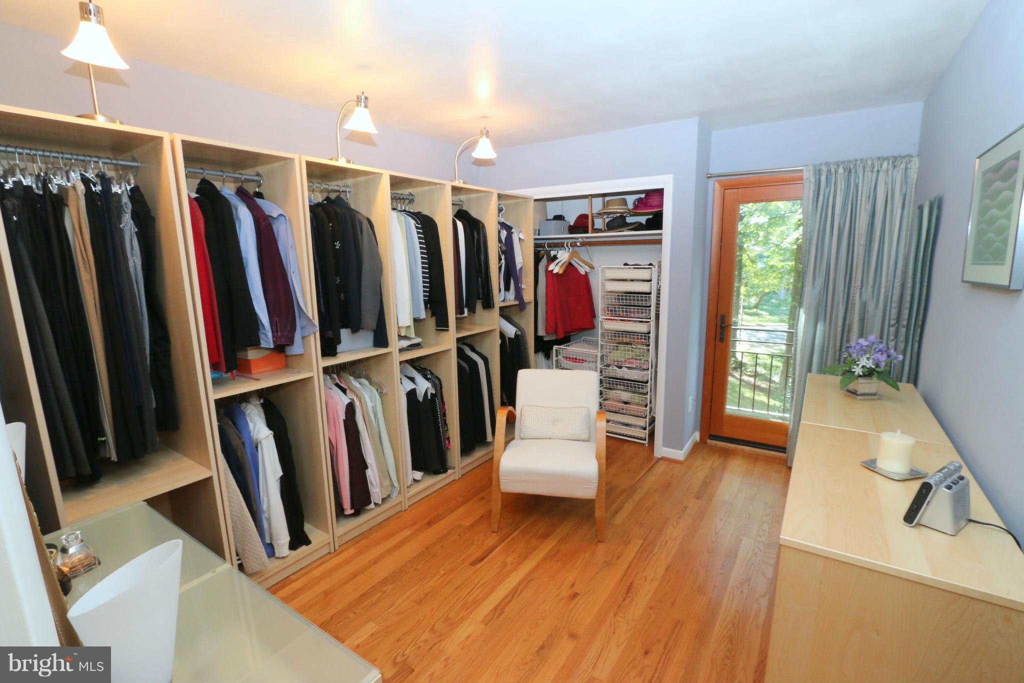 11235 South Shore Road Reston, VA 20190 - Photo 17 of 27 Bedroom