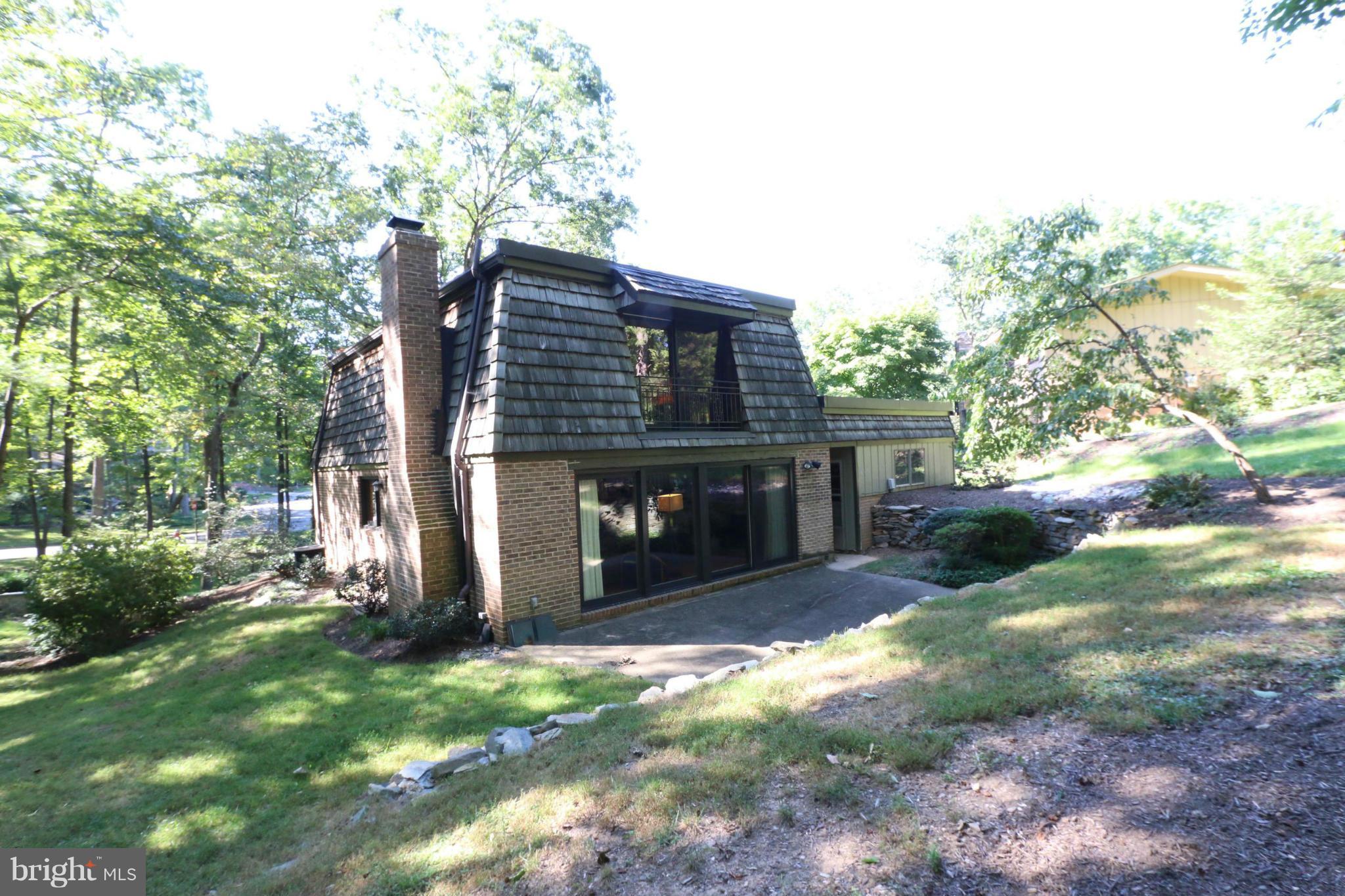 11235 South Shore Road Reston, VA 20190 - Photo 22 of 27 Exterior (Rear)