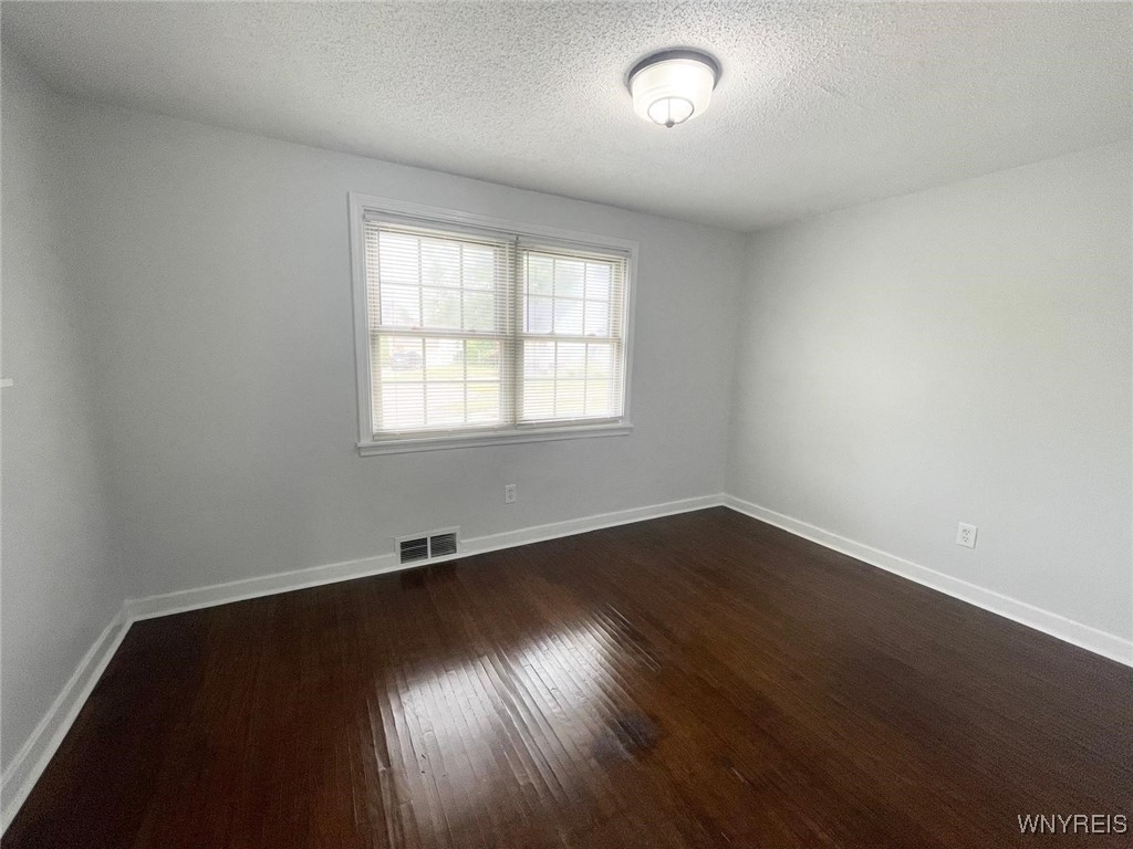 71 Meaford Road Cheektowaga, NY 14215 - Photo 7 of 30