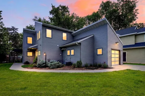 $1,175,000 | 2830 Tomahawk Court, Middleton, WI 53562