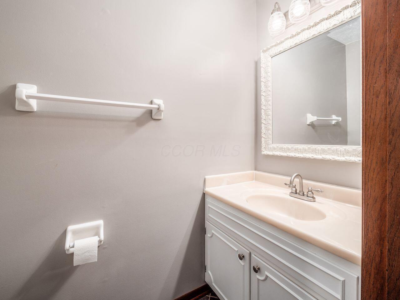 133 Ravine Ridge Drive South Powell, OH 43065 - Photo 13 of 35 C_-_133_Ravine_Ridge_S_007