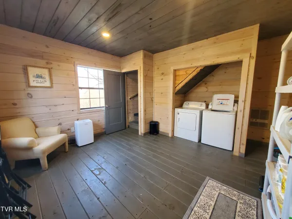 $448,500 | 108 Roan Vw Road, Roan Mountain, TN 37687