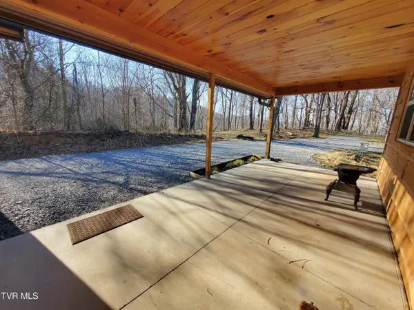 $448,500 | 108 Roan Vw Road, Roan Mountain, TN 37687