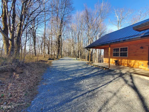 $448,500 | 108 Roan Vw Road, Roan Mountain, TN 37687