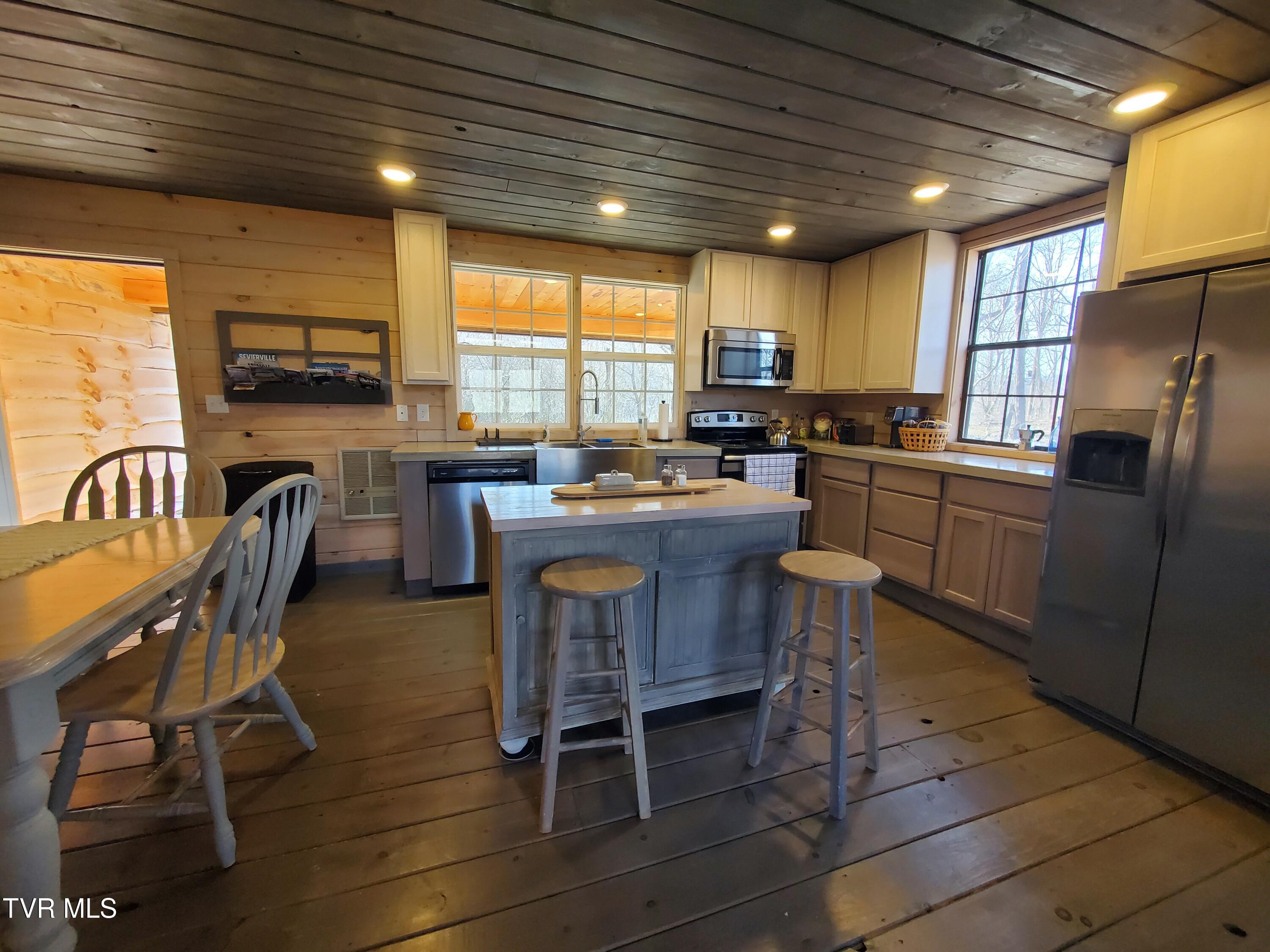 108 Roan Vw Road Roan Mountain, TN 37687 - Photo 4 of 35 20260329_173905