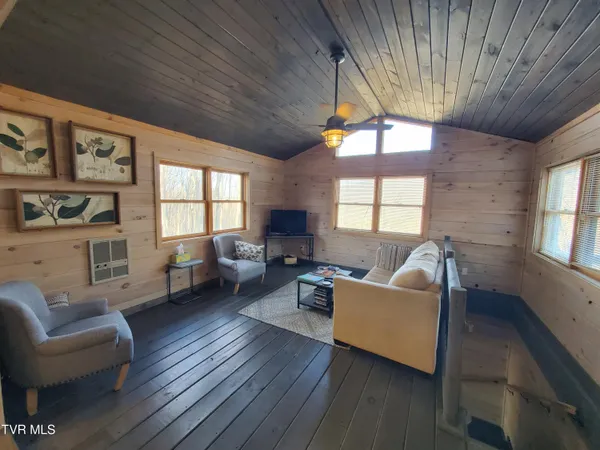 $448,500 | 108 Roan Vw Road, Roan Mountain, TN 37687