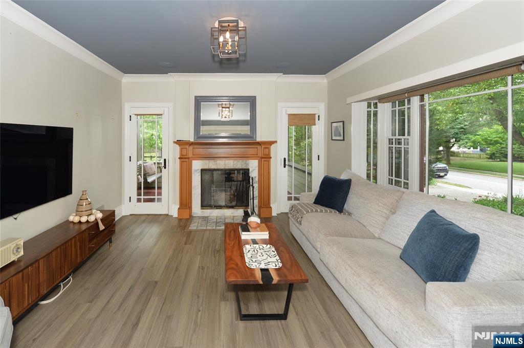 429 Sterling Place Ridgewood, NJ 07450 - Photo 3 of 30