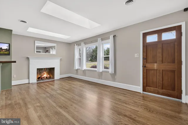 $750,000 | 20173 Broad Run Drive, Sterling, VA 20165