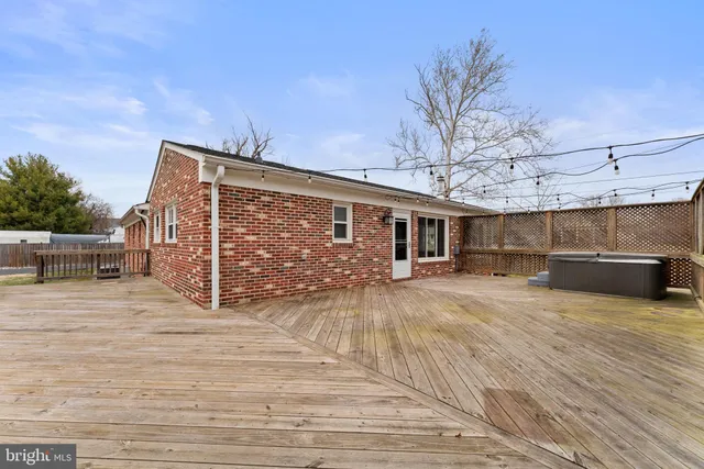 $750,000 | 20173 Broad Run Drive, Sterling, VA 20165