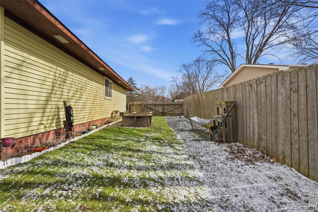 433 Haze Pinckney, MI 48169 - Photo 18 of 20 Gallery Image 18