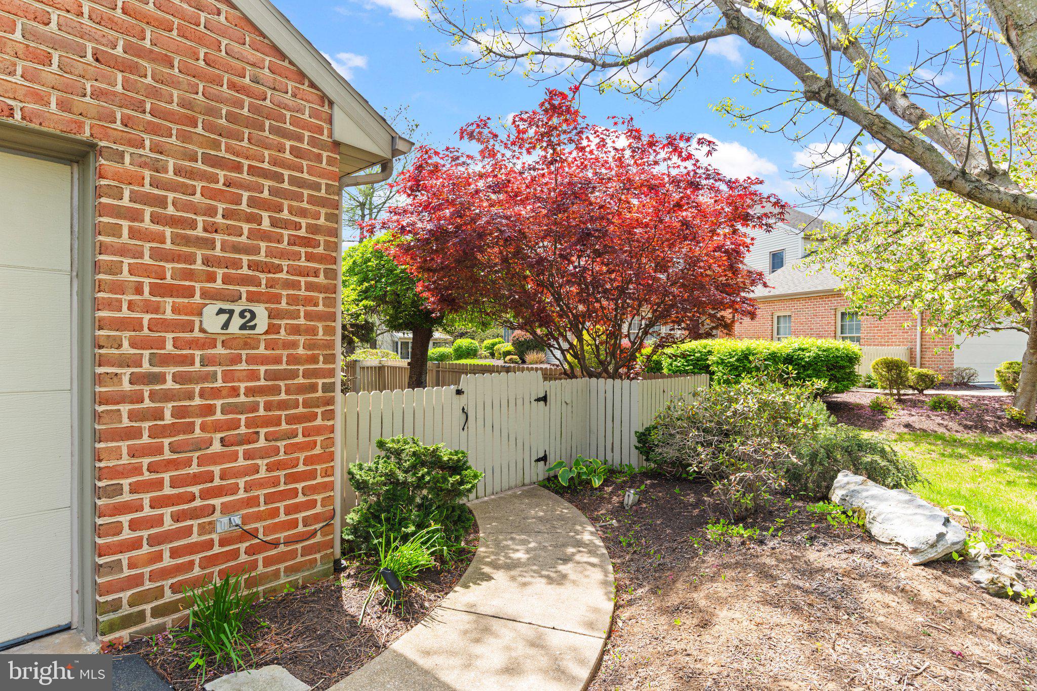 72 Leearden Road Hershey, PA 17033 - Photo 3 of 53 a front view of a house with garden