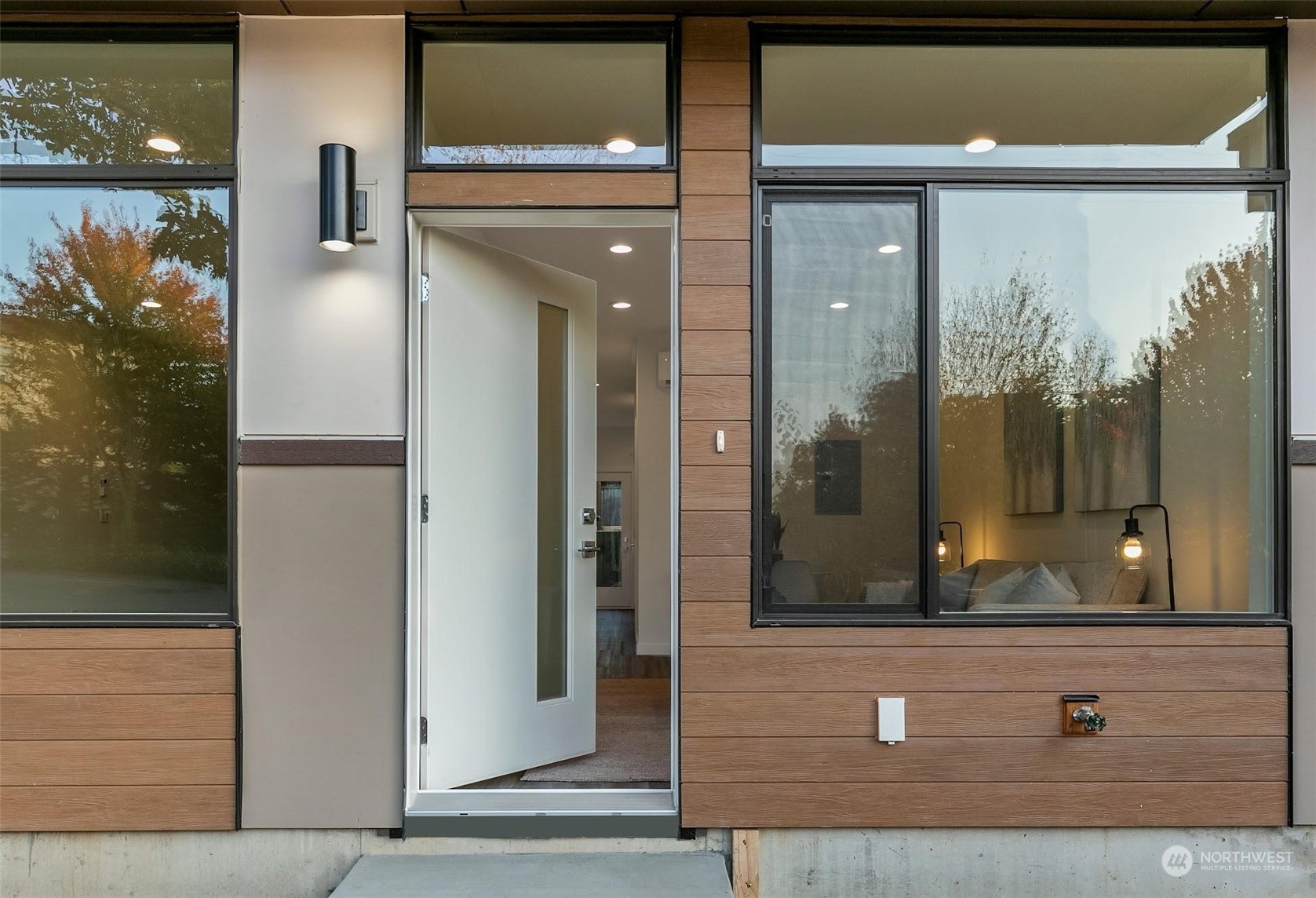 10144 Holman Road Northwest Seattle, WA 98133 - Photo 3 of 38